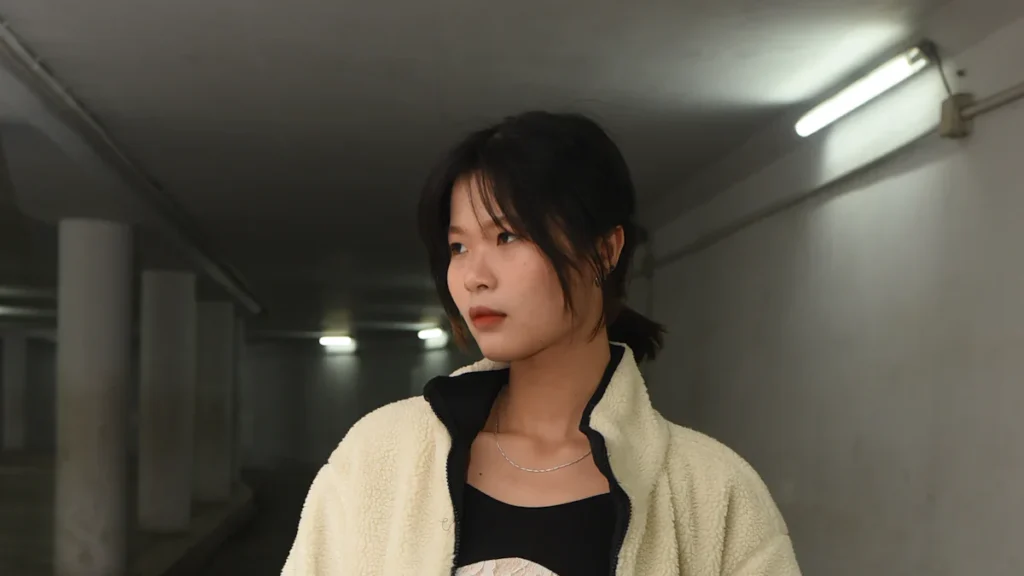 10 Stylish Ways to Wear a Cotton Cropped Sweatshirt 4