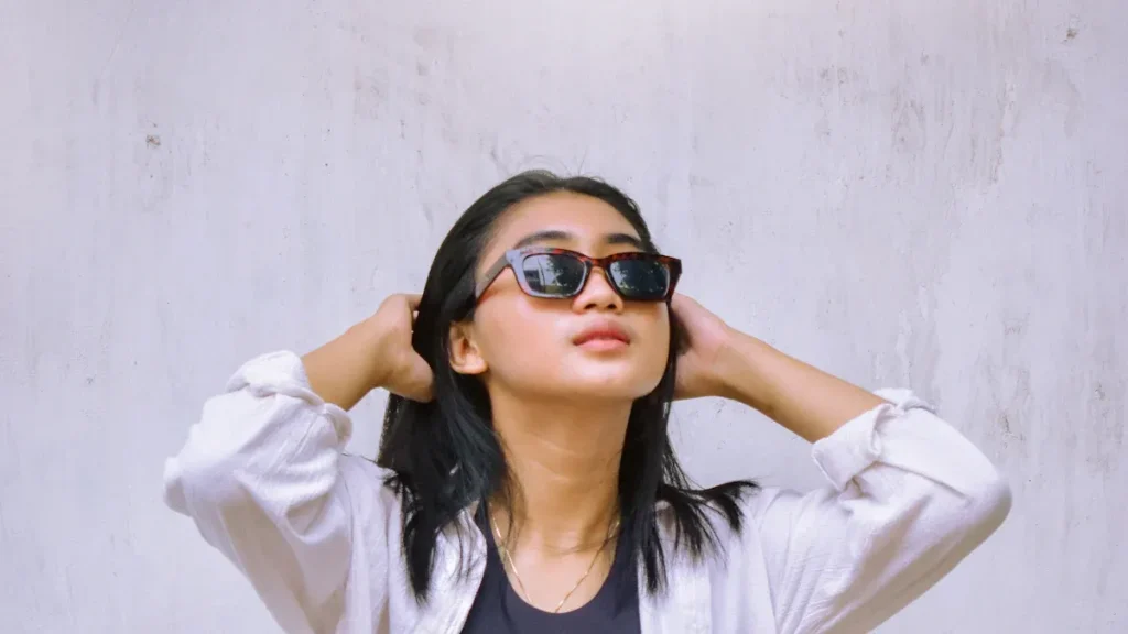 7 Stylish Ways to Wear a Blouse for Every Occasion 3
