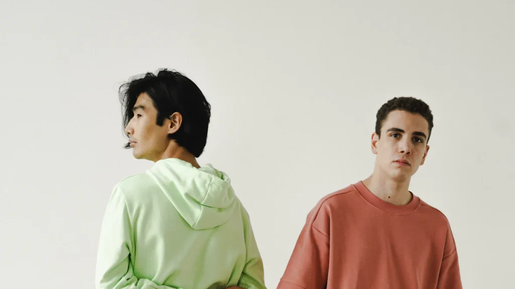 A Beginners Guide to Ordering Customized Track Suits Online 2