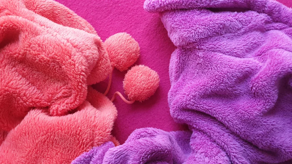 Coral Fleece Jacket vs Polar Fleece Key Differences 2