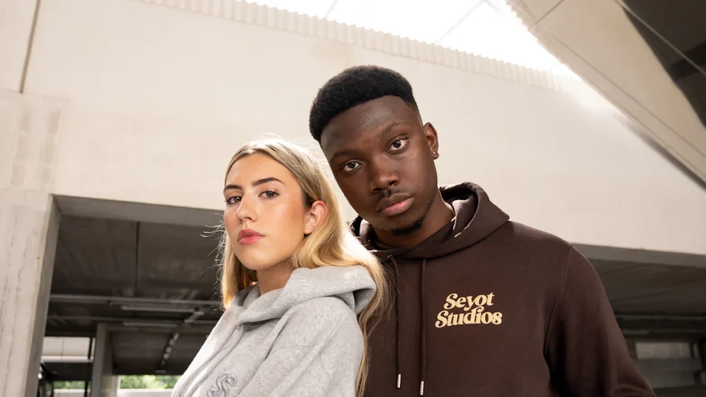 Discover the Best GSM for Hoodies to Keep You Warm This Winter 4
